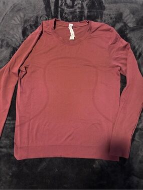 Lululemon swiftly tech long sleeve - size 6